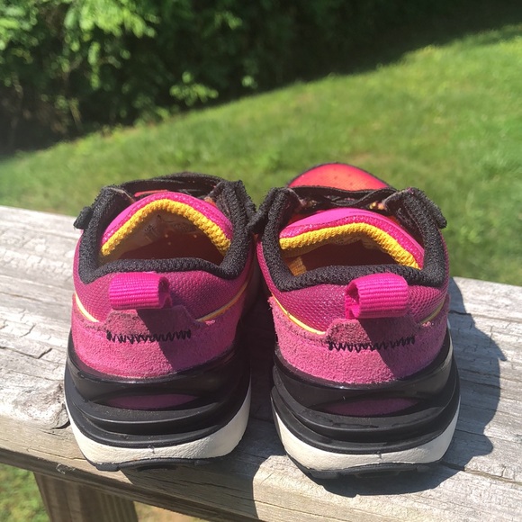 Girls Nike running sneakers - Picture 5 of 7